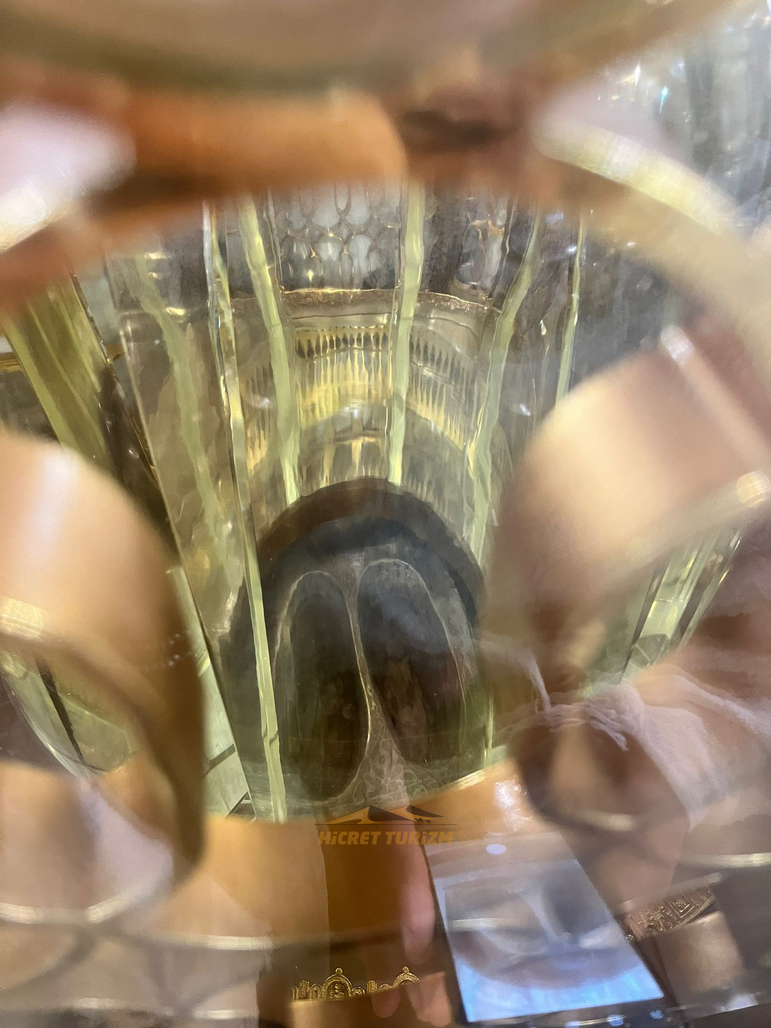 Makam-ı İbrahim, Hz. İbrahim'in Ayak İzleri